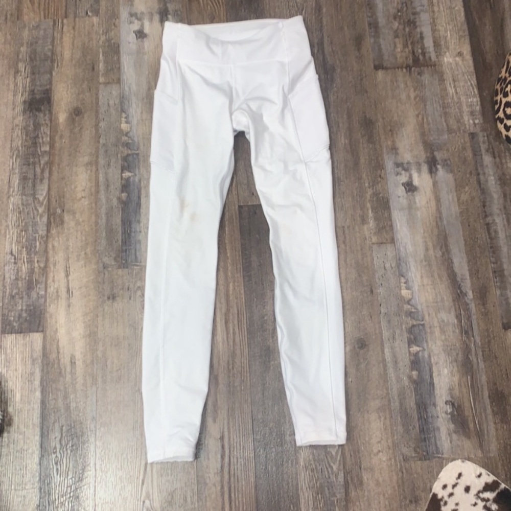 White lululemon leggings